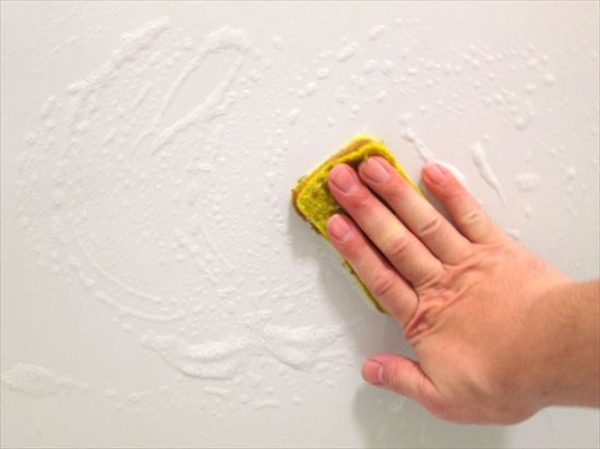 マンションの壁のカビ除去は結露と湿気対策 落とし方と掃除方法